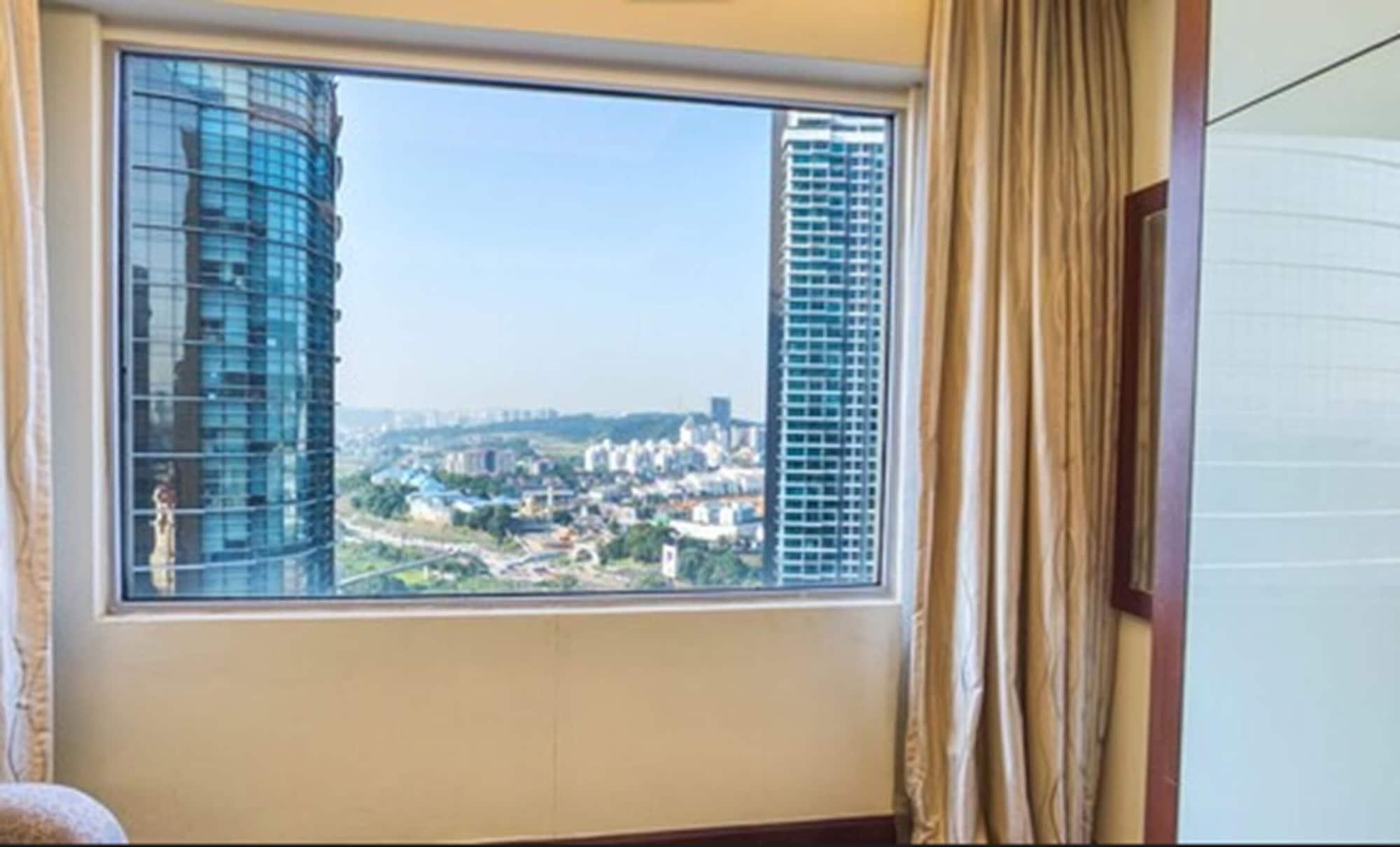St Giles Gardens Hotel Kuala Lumpur Eksteriør bilde View from a guest room