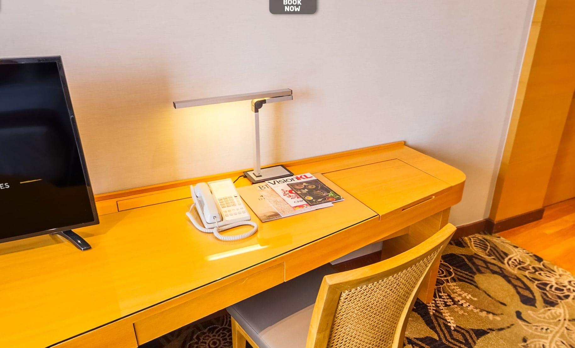 St Giles Gardens Hotel Kuala Lumpur Eksteriør bilde A desk lamp