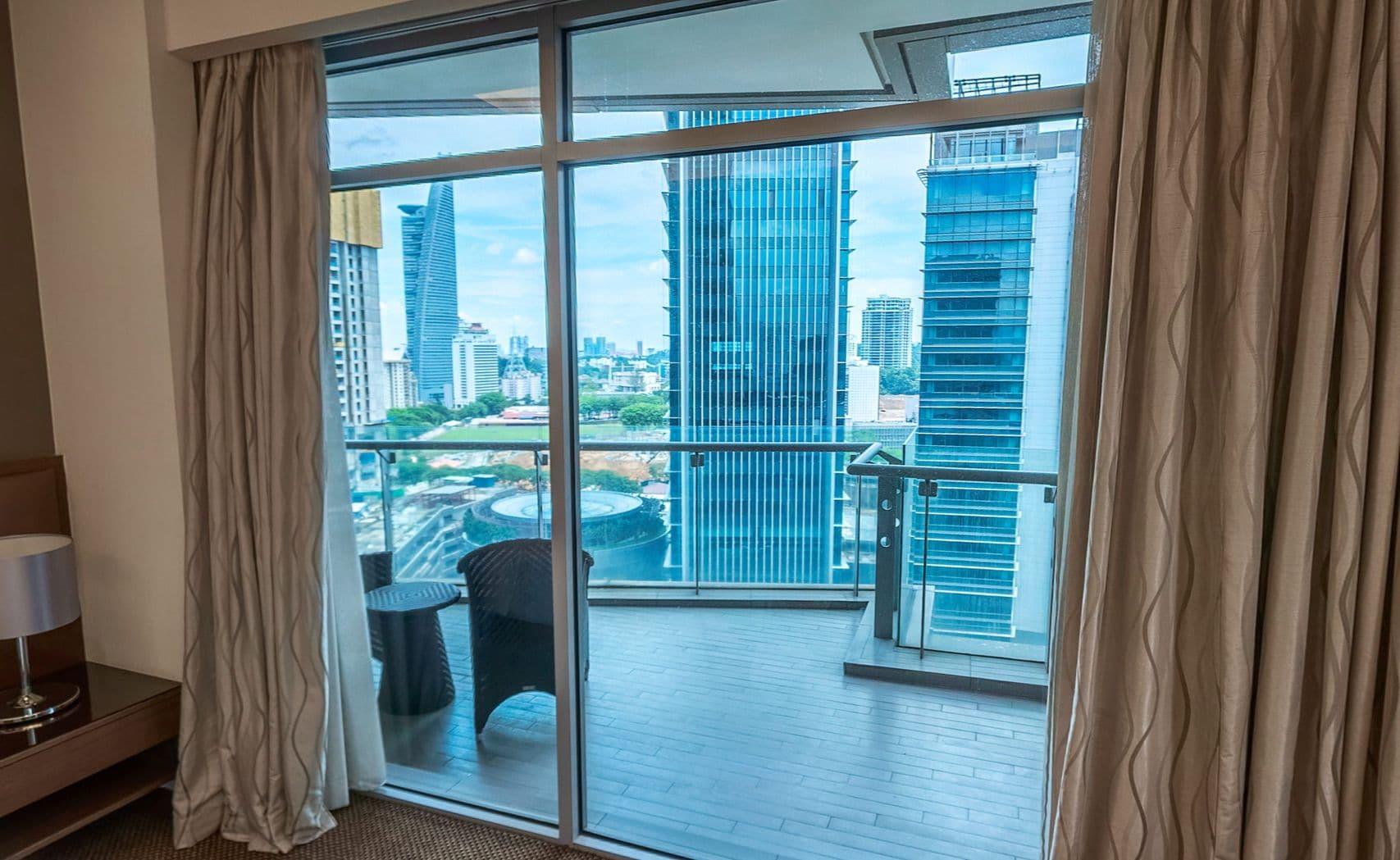 St Giles Gardens Hotel Kuala Lumpur Eksteriør bilde A sliding door