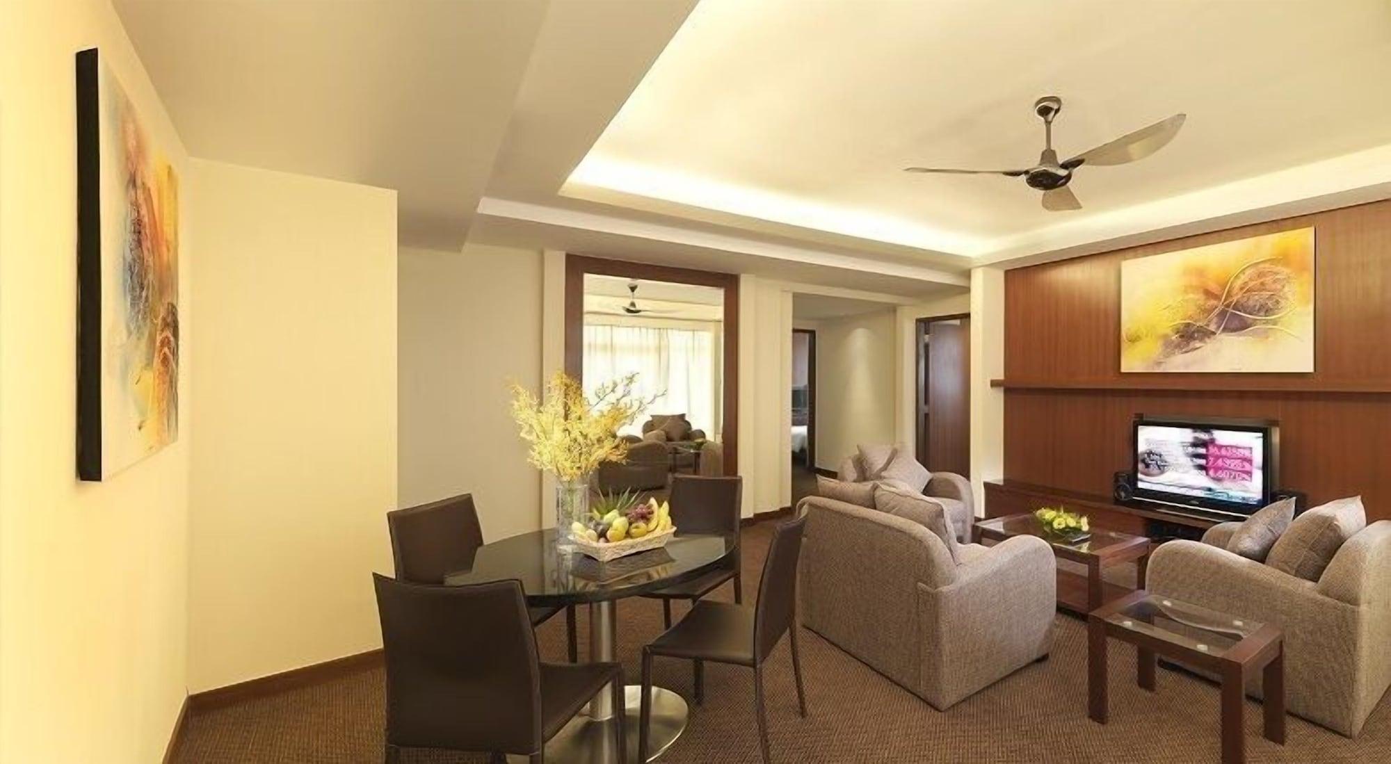 St Giles Gardens Hotel Kuala Lumpur Eksteriør bilde A typical suite at the hotel