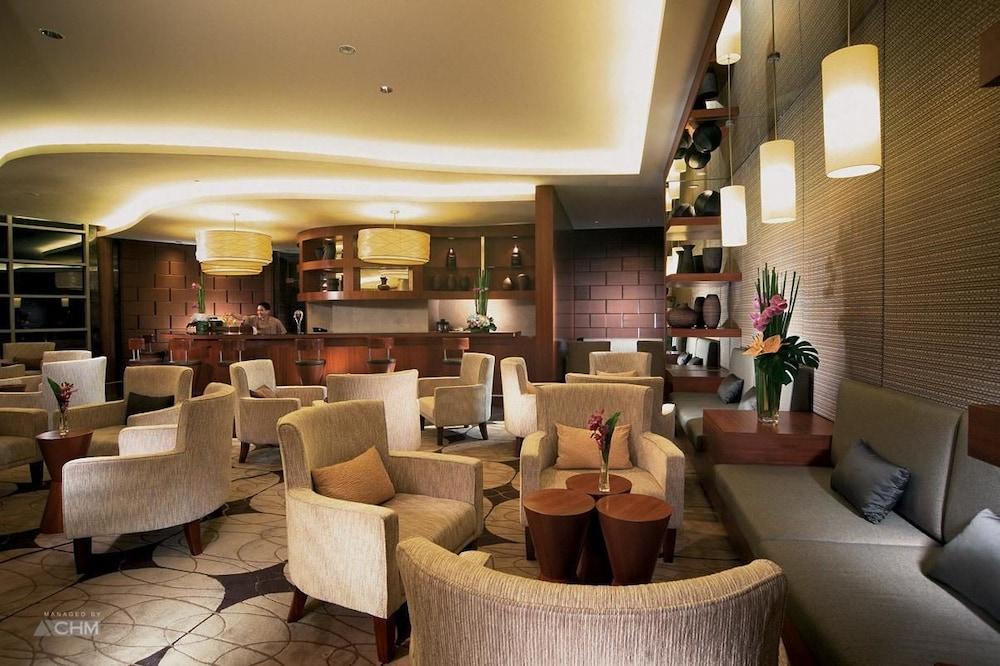 St Giles Gardens Hotel Kuala Lumpur Eksteriør bilde The lounge at the airport