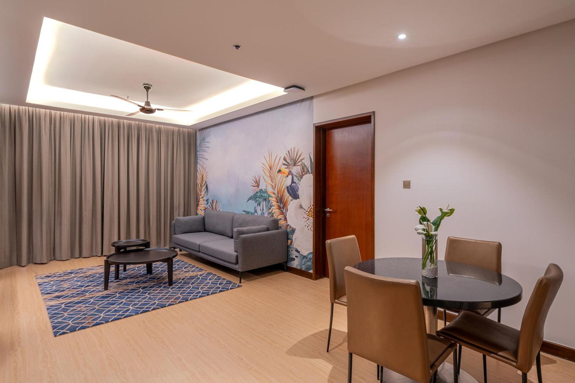 St Giles Gardens Hotel Kuala Lumpur Eksteriør bilde A living room in a condominium